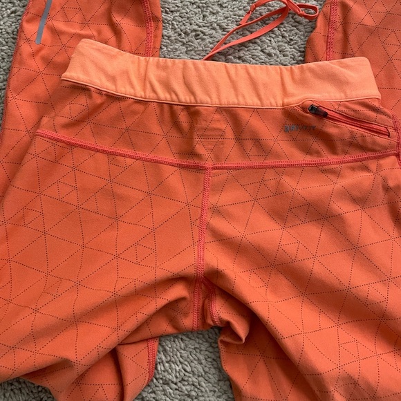 NIKE dry fit leggings - Picture 2 of 3